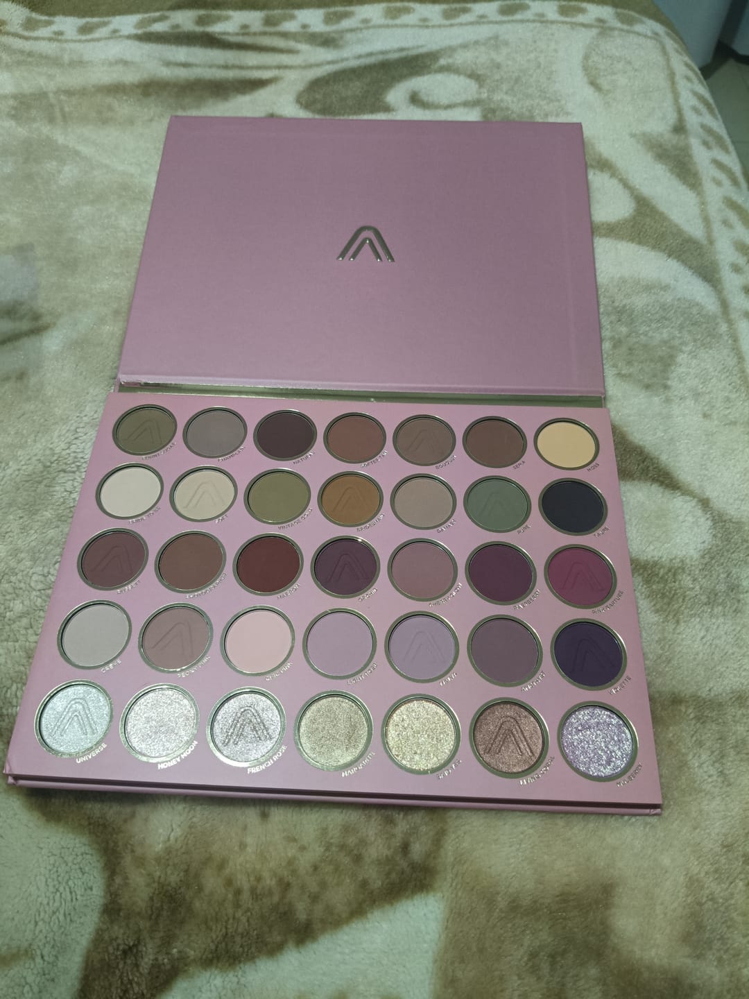 Customer photo review of PALETA DE SOMBRAS CLASSIC MAKEUP EXPERT