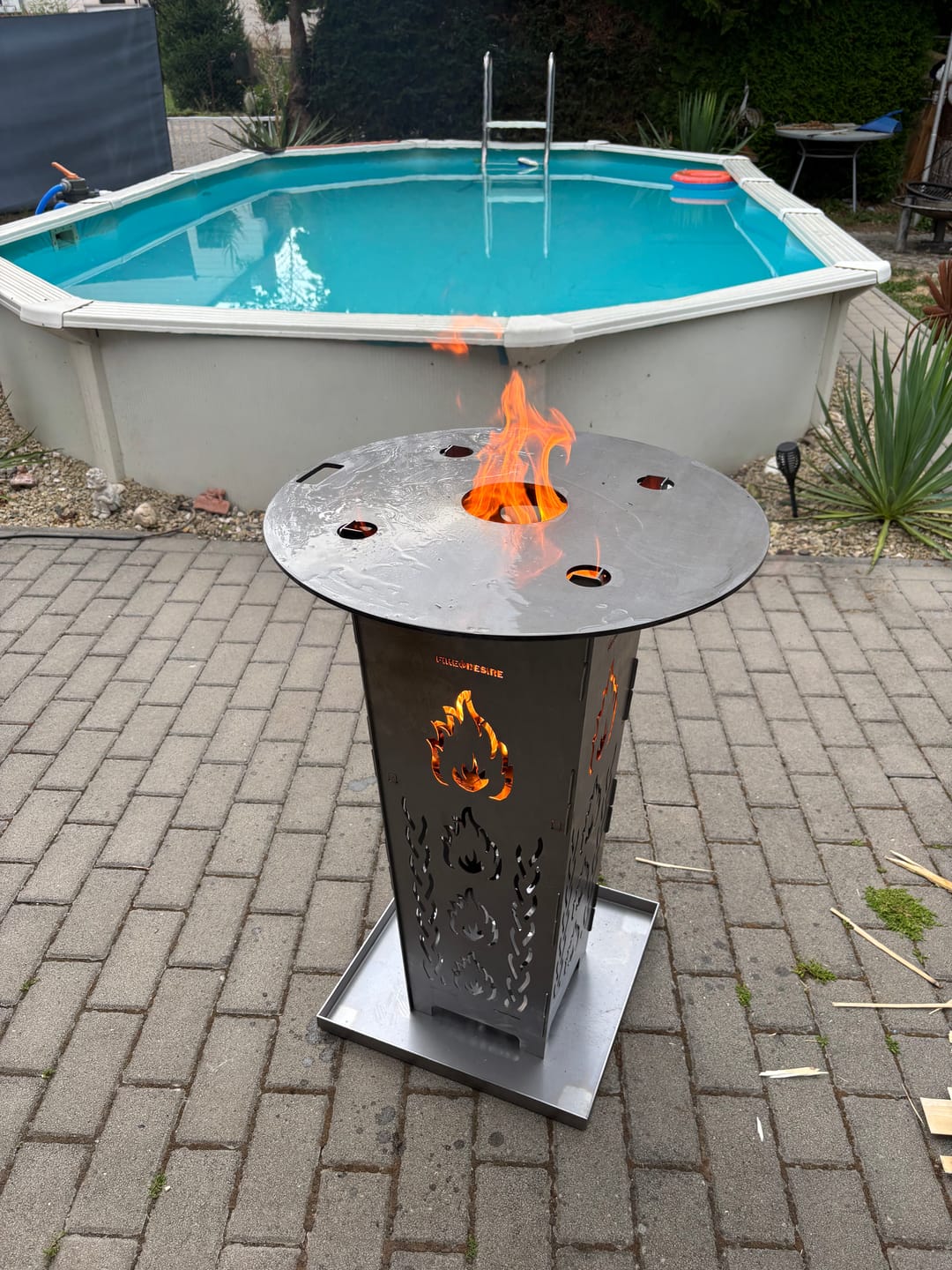 Customer photo review of Feuerkorb FireDesire Grill Pro 80cm + Grillplatte + Ascheschale