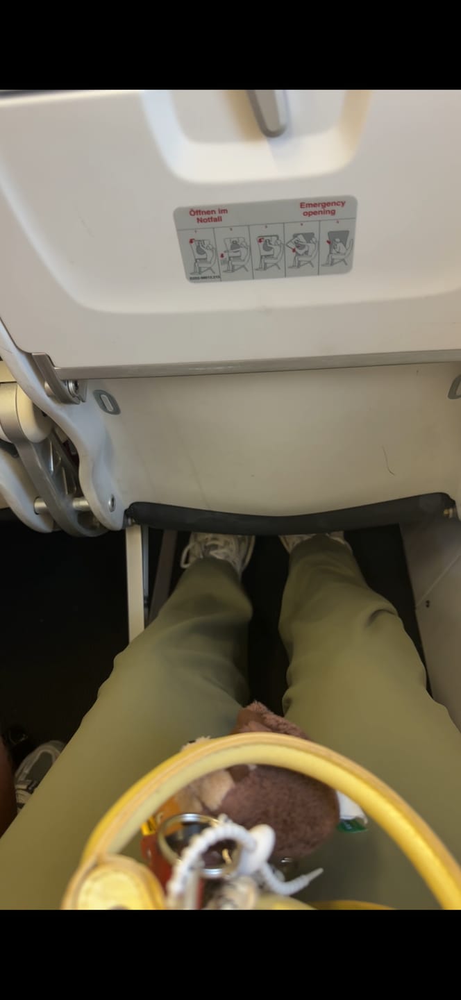 Recenzja zdjęciowa klienta dotycząca spodni ACTIVE STRAIGHT LEG PANTS SAGE