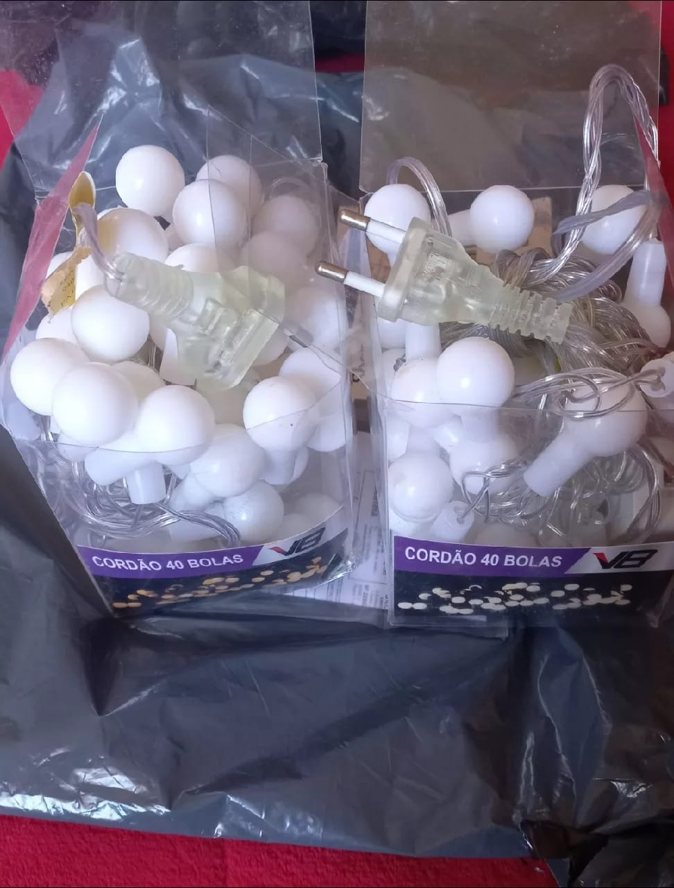 Customer photo review of Cordão de luzes decorativa Bivolt de Natal 6 metros
