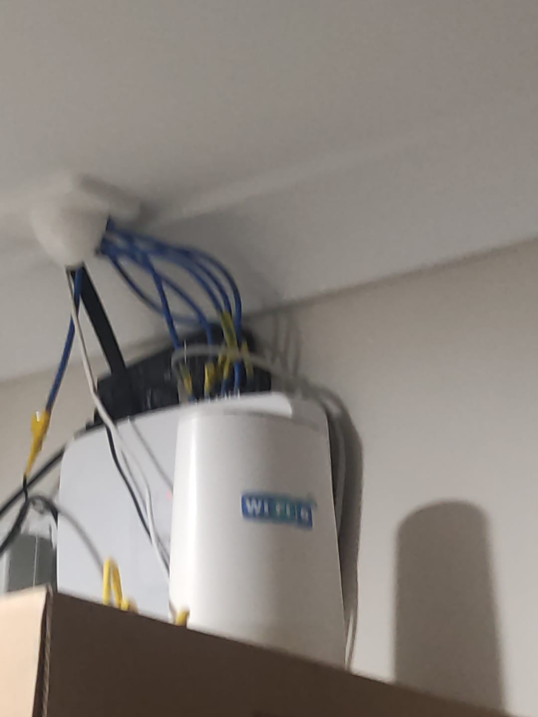 Customer photo review of BDI Wi-Fi 6 Gigabit IoT Router AX1800 with OFDMA and MU-MIMO