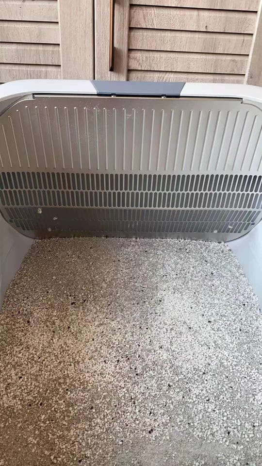 Customer photo review of Oneisall Ease S1 selbstreinigende Katzentoilette