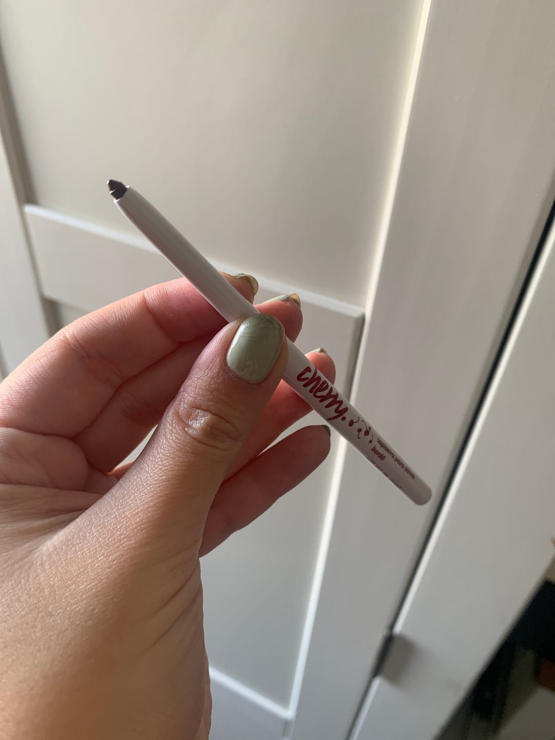 Customer photo review of Lapiseira para Olhos Bordô - Cherry - Vizzela
