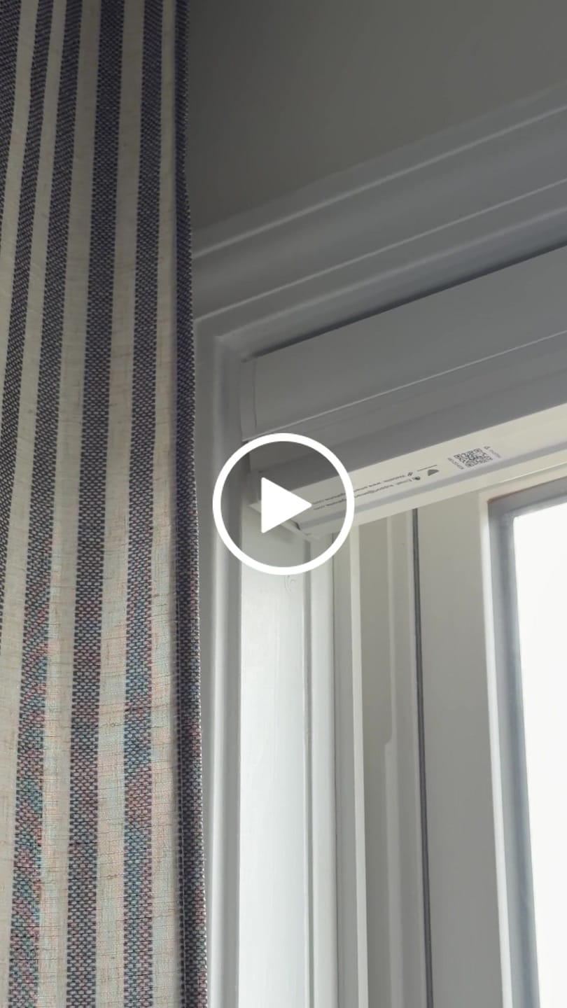 Customer video review of SmartWings Motorized Light Filtering Cellular Shades Nowa Designer Texture Helios