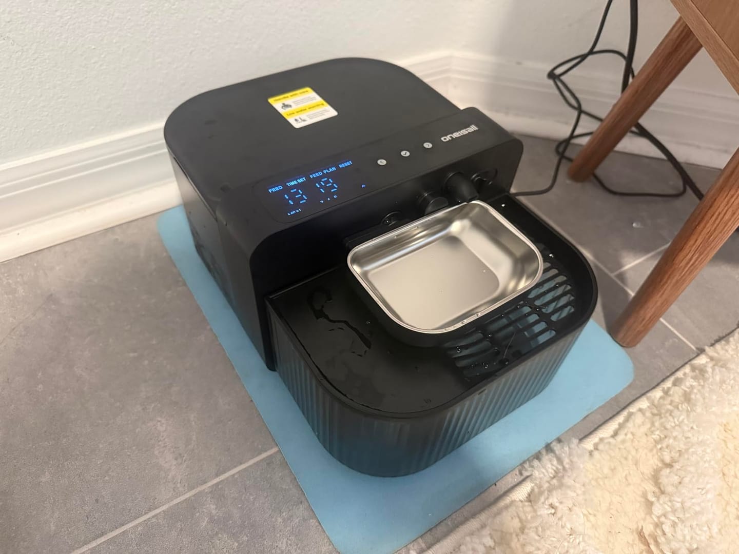 Customer photo review of Oneisall 3,5L FreshFill Filterloser Katzen-Trinkbrunnen mit Frischwassersystem