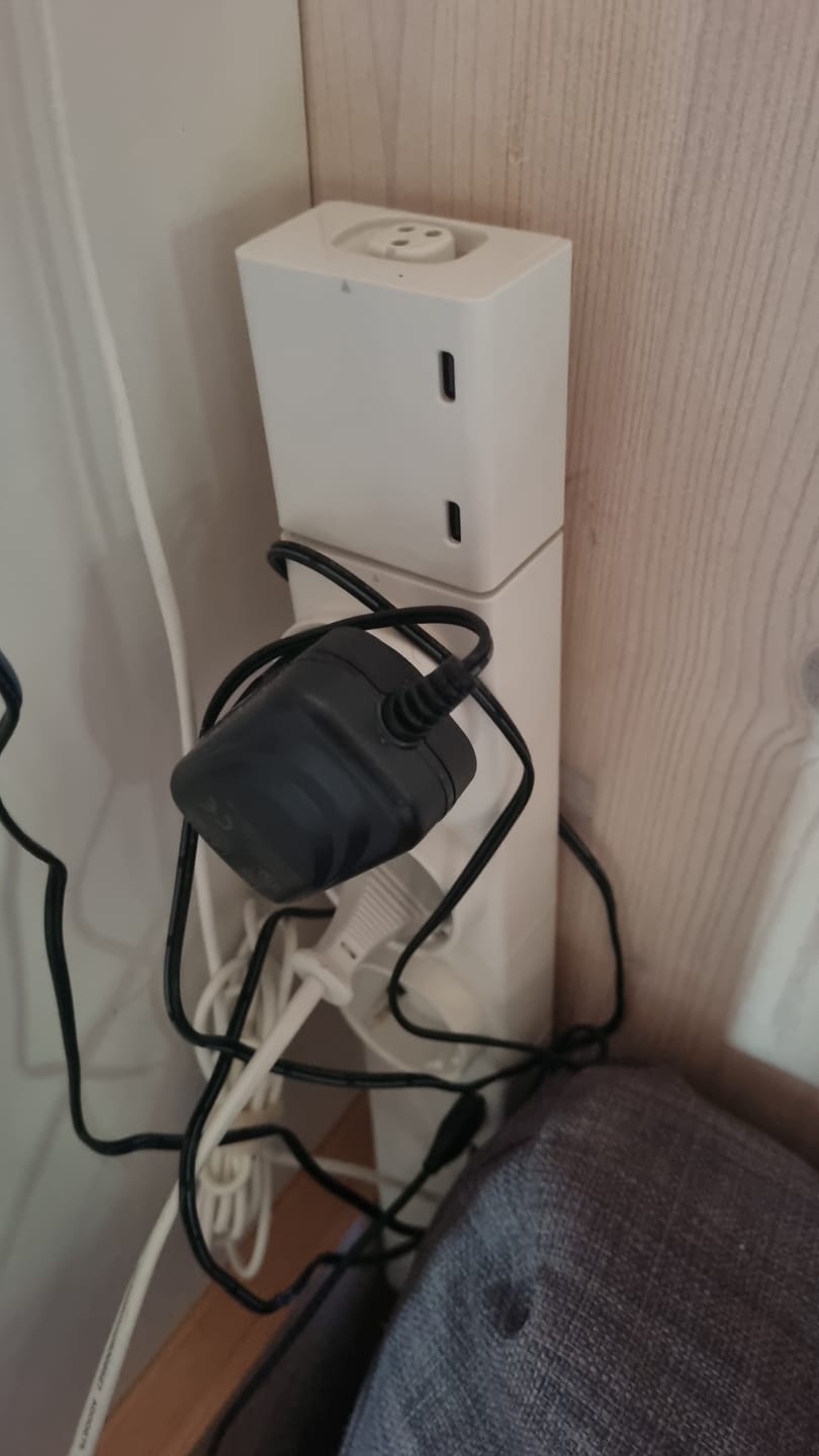 Customer photo review of O1-2 Outlet Module 2-Output Schuko - Efficient Power Distribution