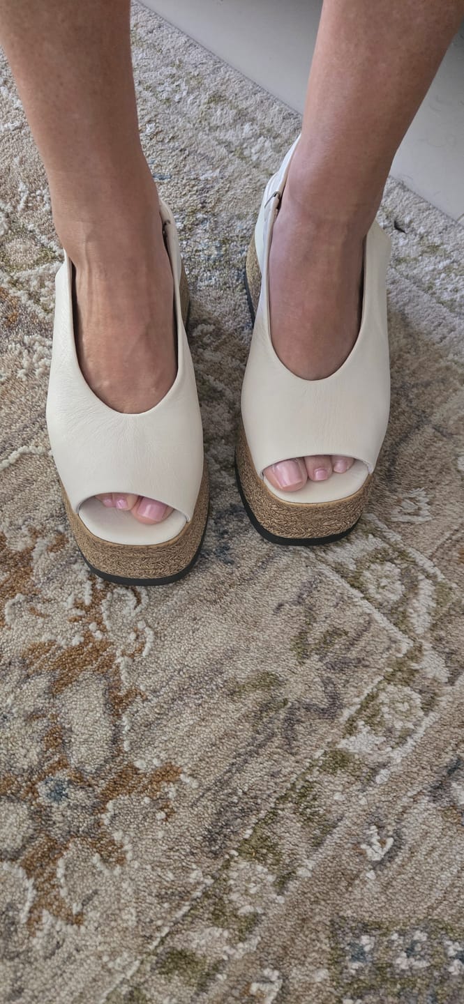 Customer photo review of Agnesa White