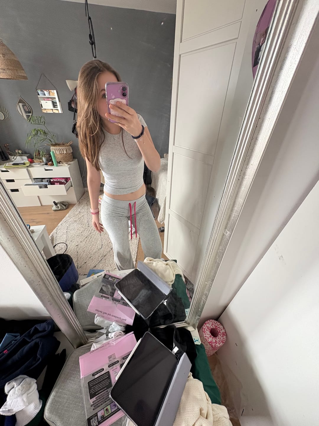 Customer photo review of Velour Star Jogger Light Grey / Neon Pink
