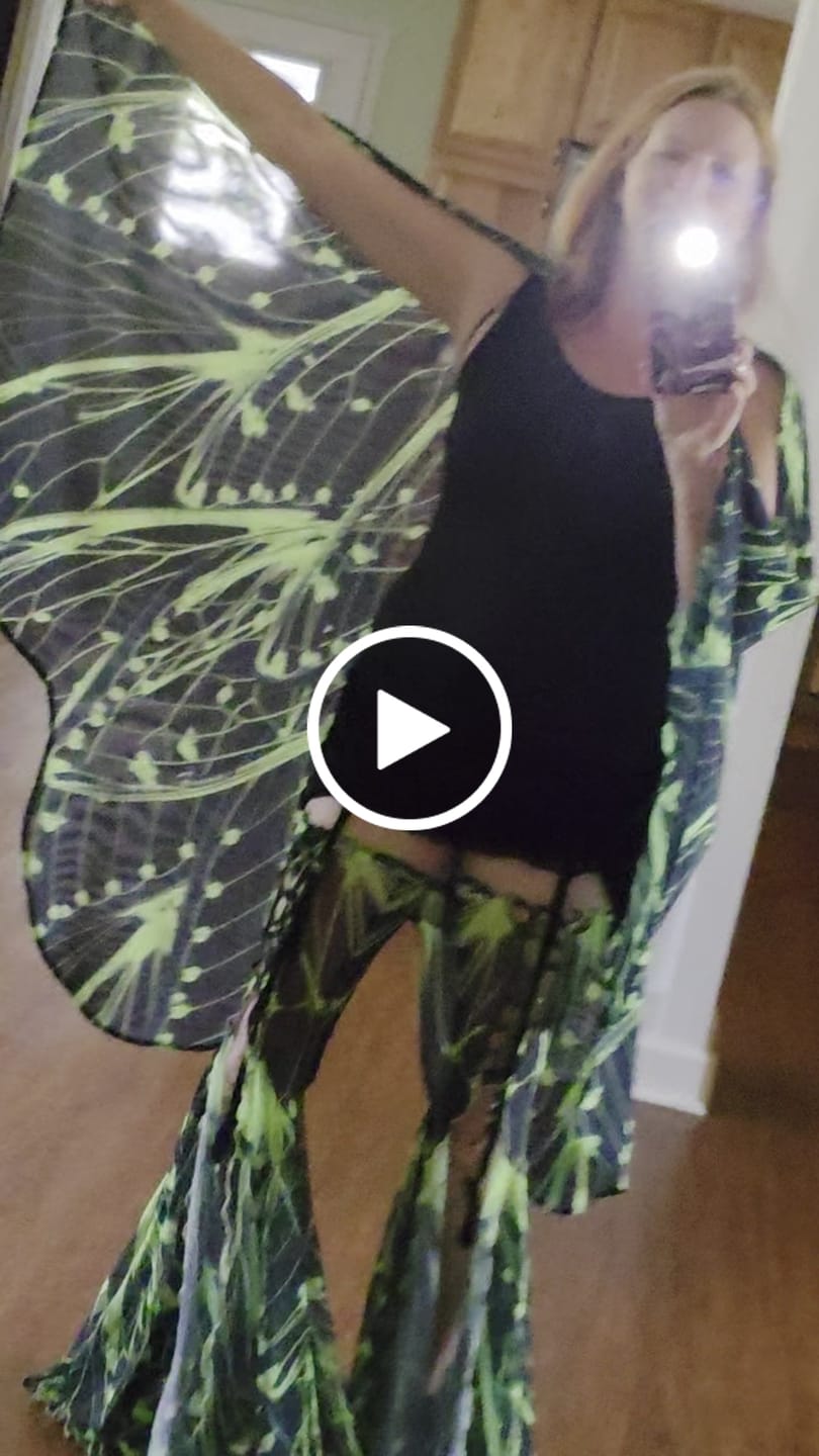 Customer video review of Birdsong Green Mesh Wings