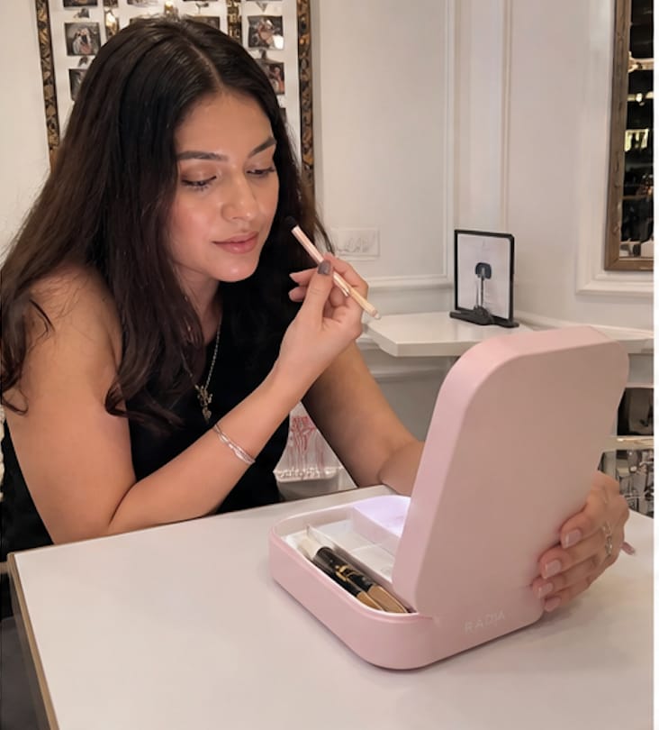 Customer photo review of Compact Makeup & Jewelry Box with LED Mirror