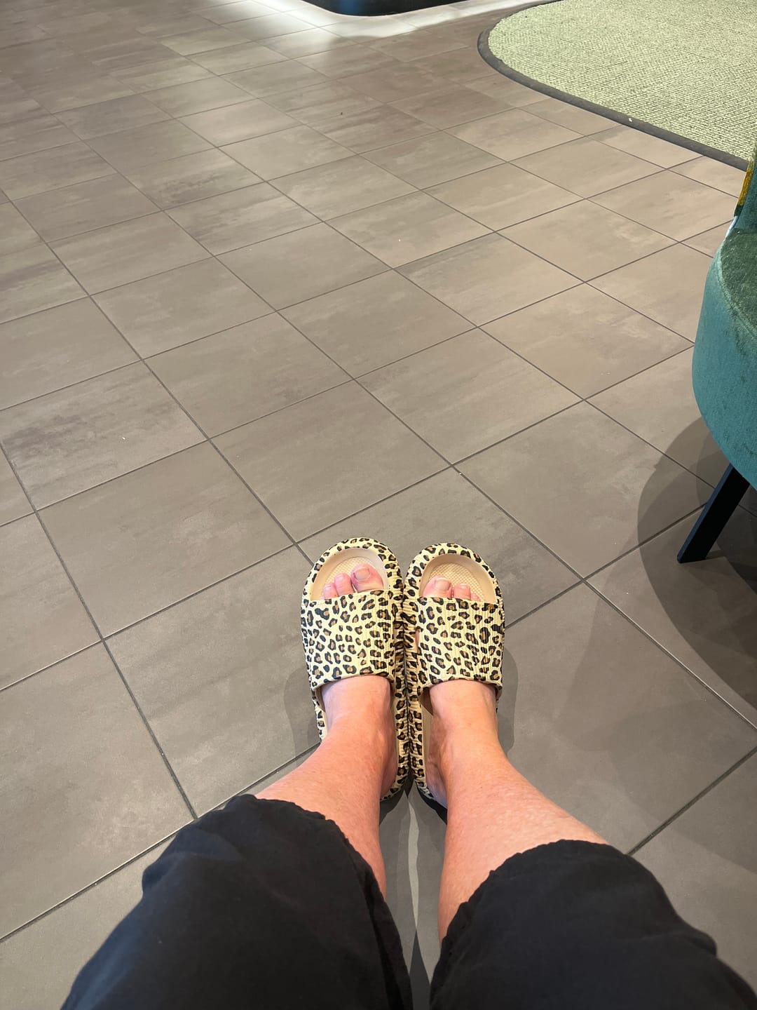Customer photo review of HappyFlops Limited Editions