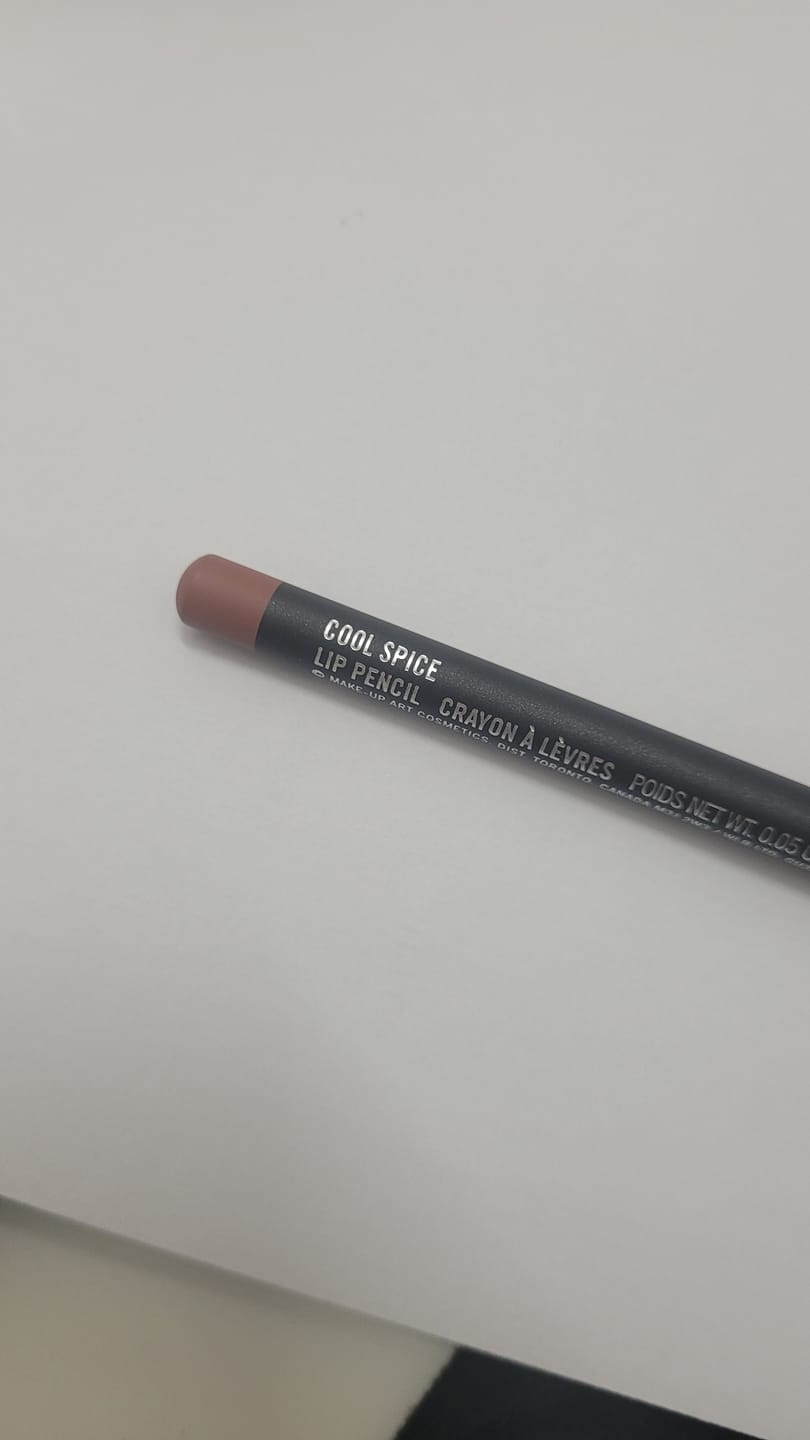 Customer photo review of Lip Pencil מאק עיפרון שפתיים
