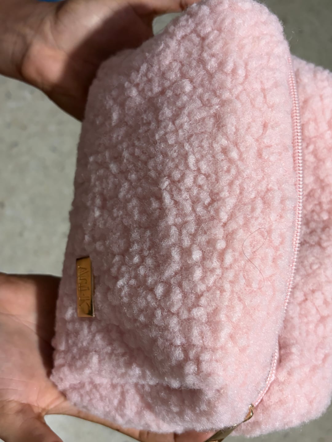 Customer photo review of Cosmetiquera Mini Cloud
