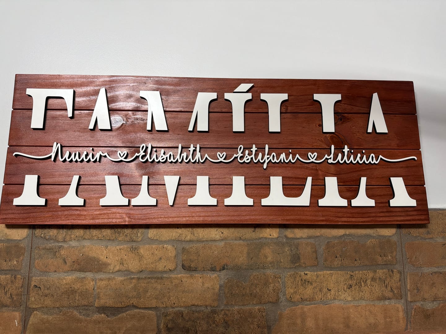 Customer photo review of Placa da Família Personalizada