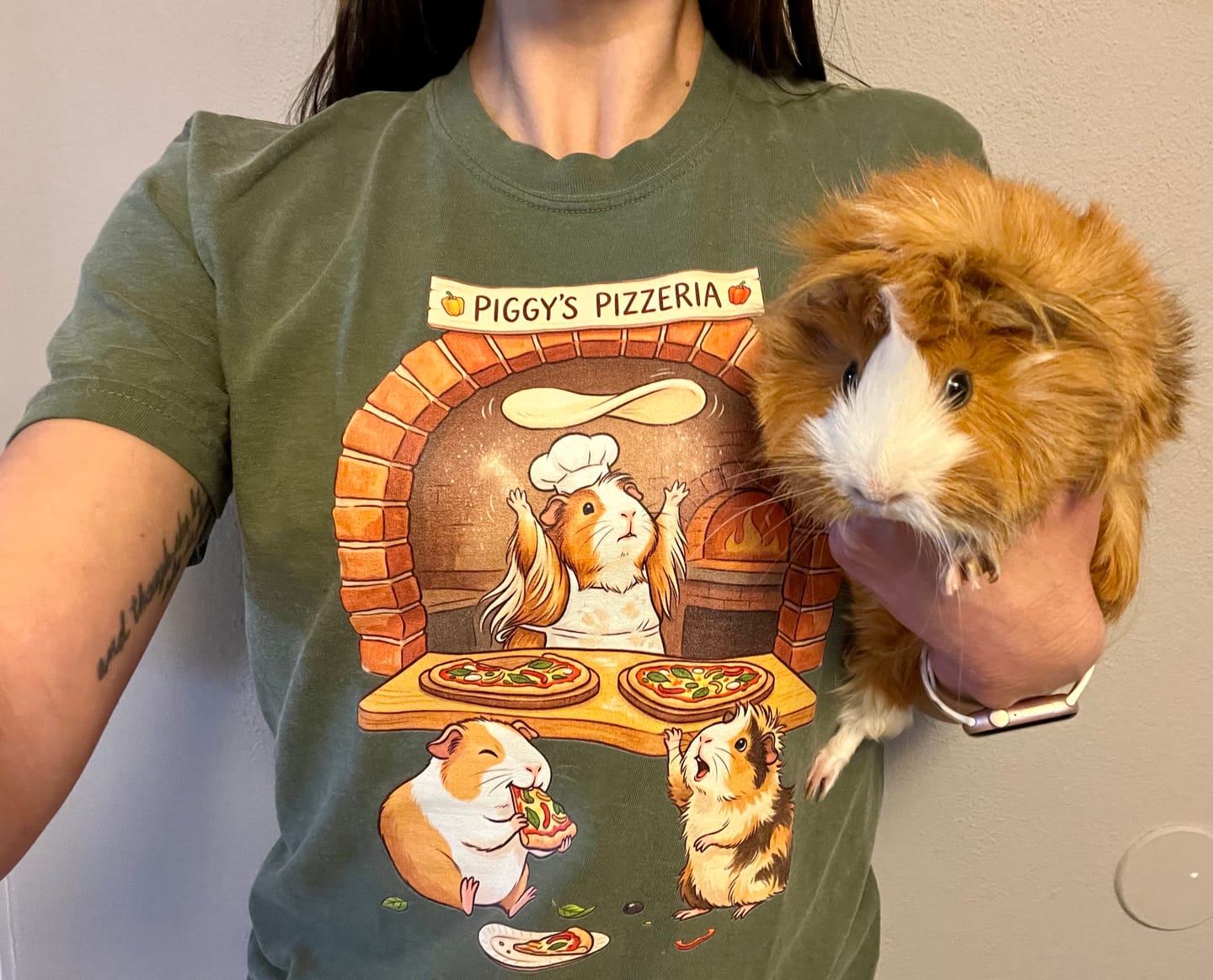 Customer photo review of Piggy's Pizzeria T-shirt
