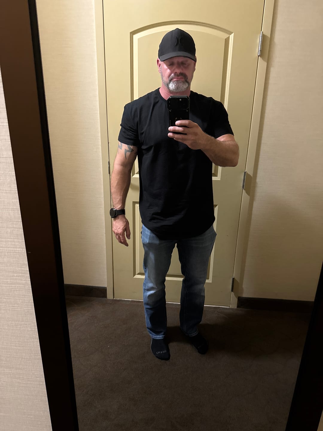 Customer photo review of 021 ESSENTIAL DROP-CUT T-SHIRT