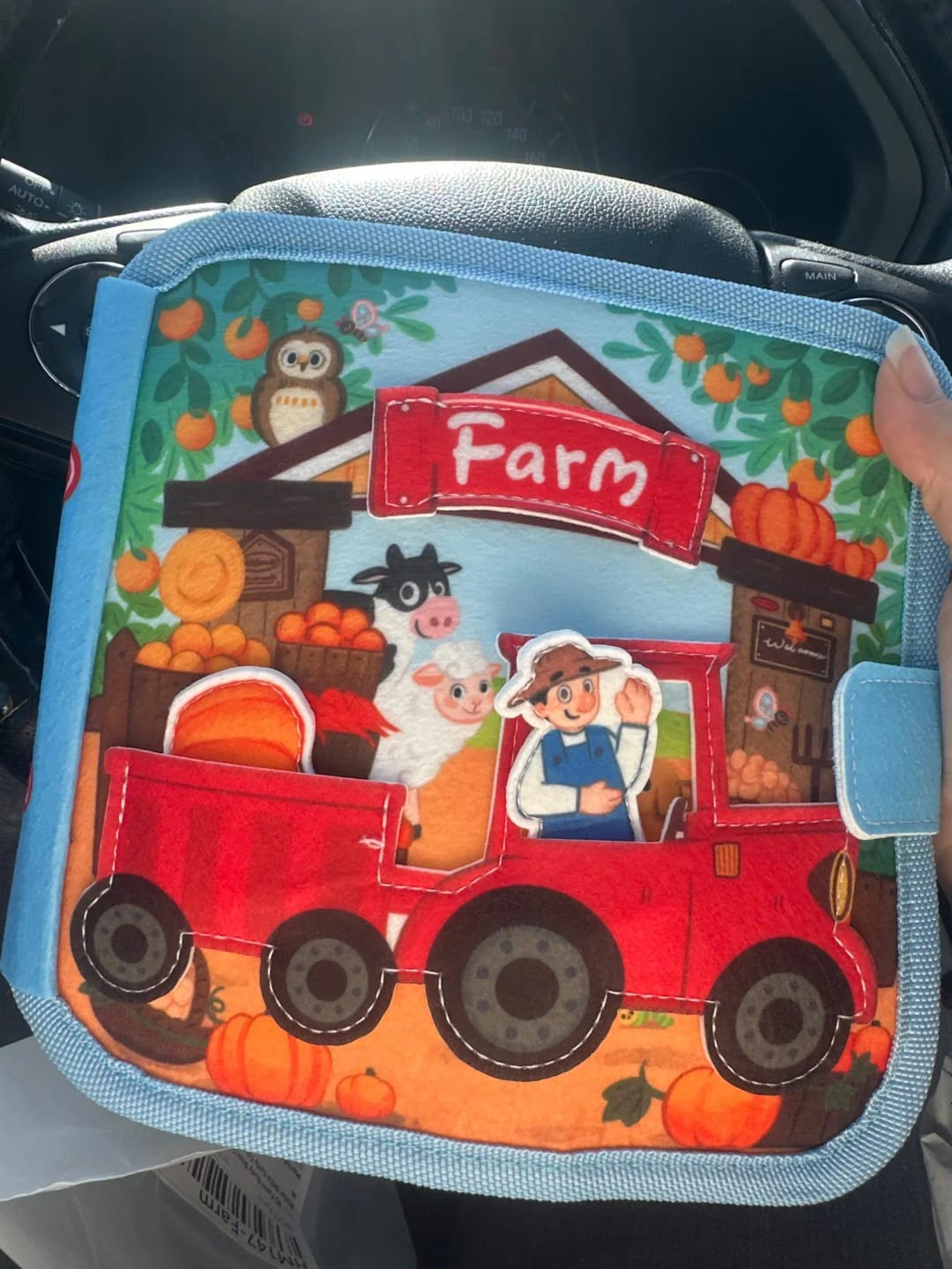 Customer photo review of 🚜 A Quinta Divertida 2: Pequenos Agricultores – Livro Montessori