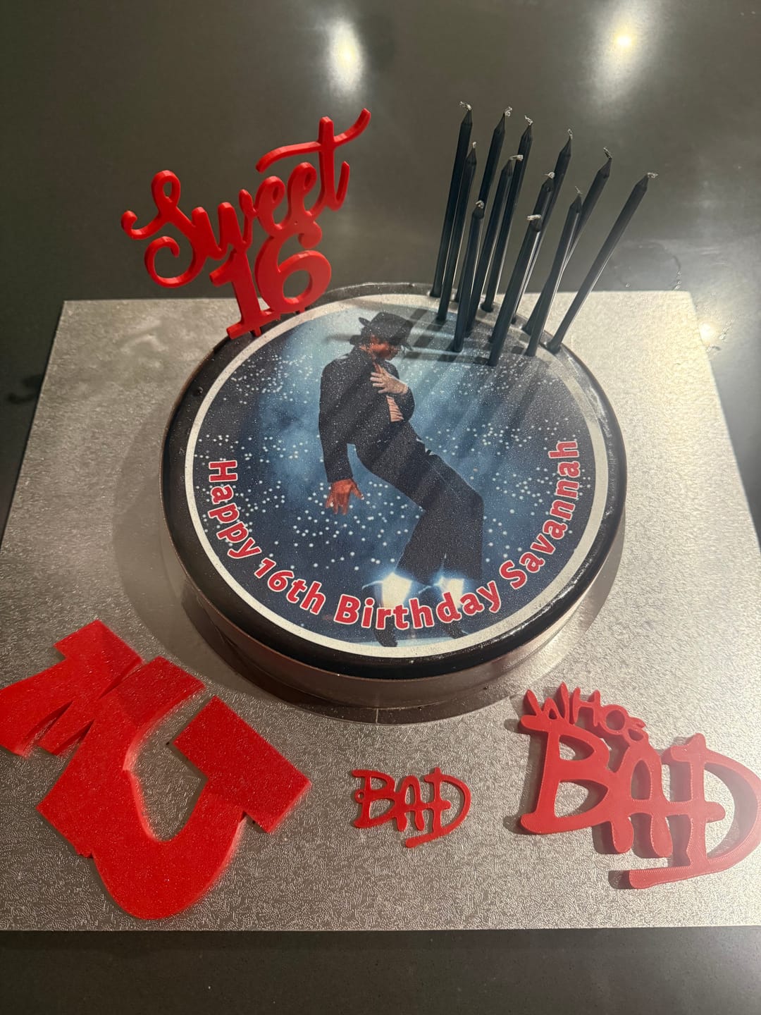 Customer photo review of 20 cm Pre-cut Circle Custom Edible Icing Image