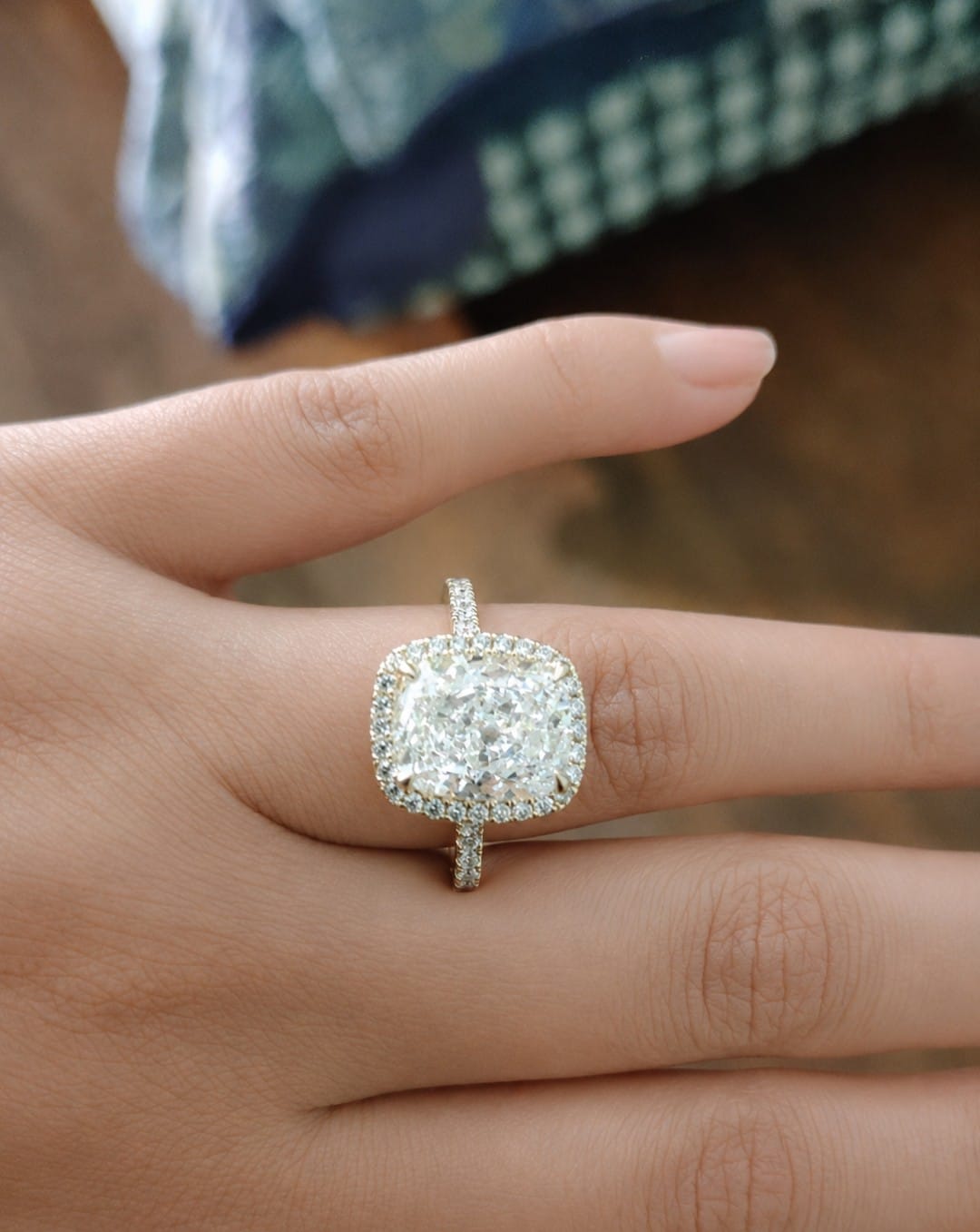 Customer photo review of Louily Luxurious Halo Cushion Cut Simulated Diamond Engagement Ring In Sterling Silver