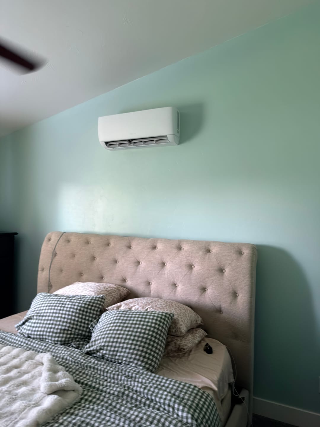Customer photo review of DELLA Motto Series 12000 BTU 20 SEER2 Mini Split Heat Pump AC – 115V, Up to 550 Sq.Ft.