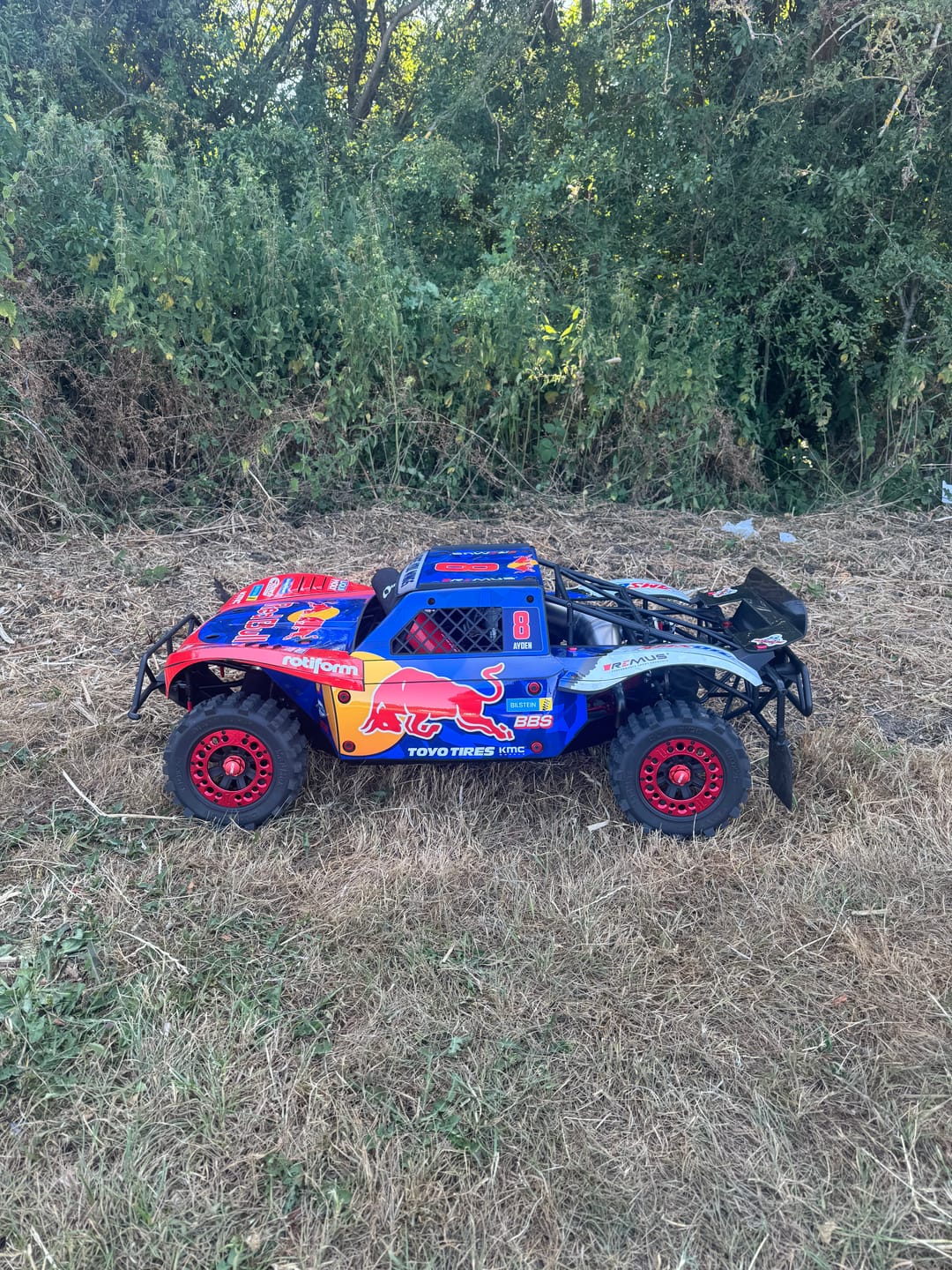 Customer photo review of 30DEGREE NORTH 5T / LOSI 5T 2.0 / LOSI 5T 3.0  - "RACE CAR RED" BODY WRAP