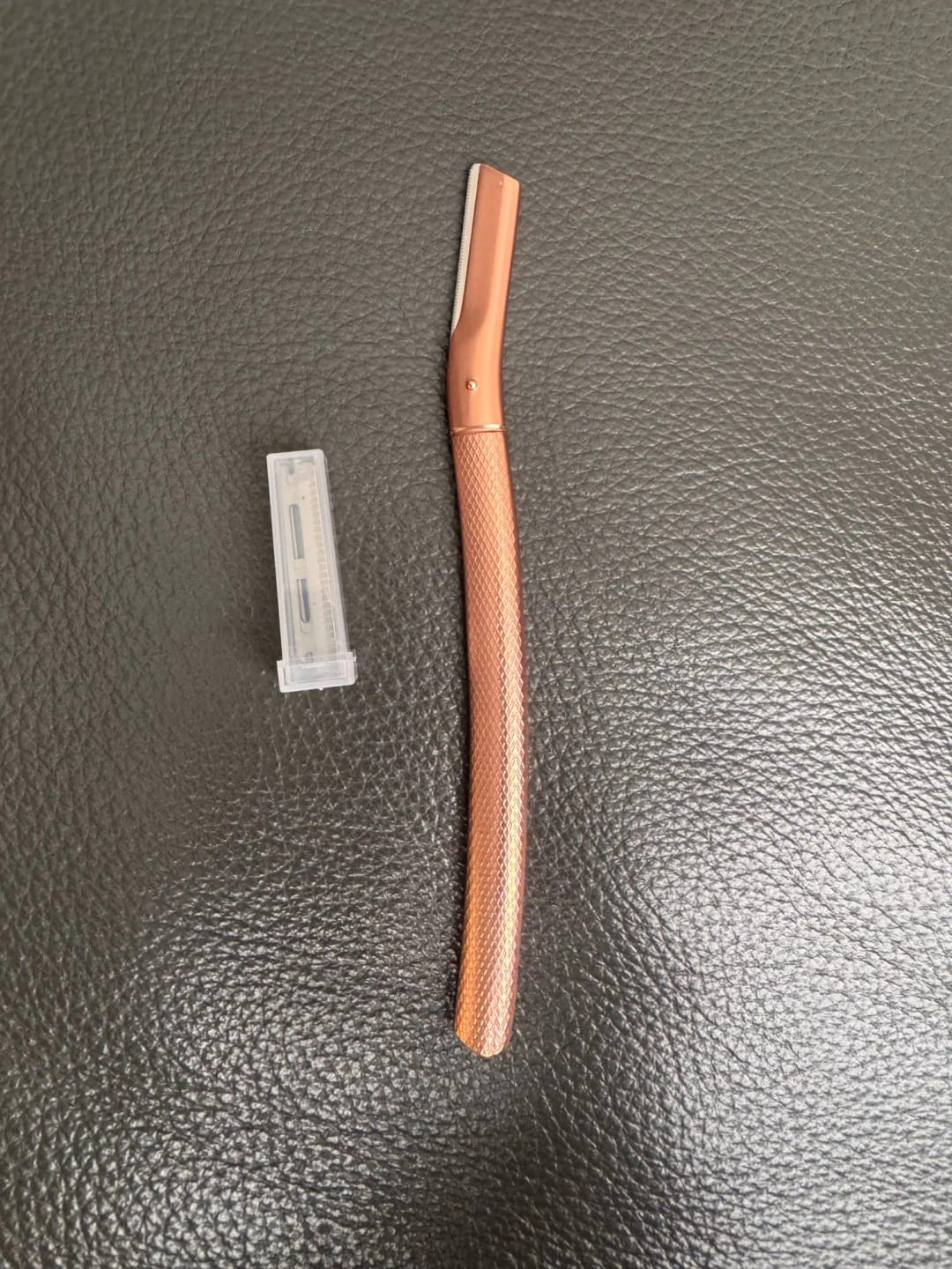 Customer photo review of GlowPro Dermaplane Razor With 20 Replacement Blades — Eyebrow & Face Hair Removal