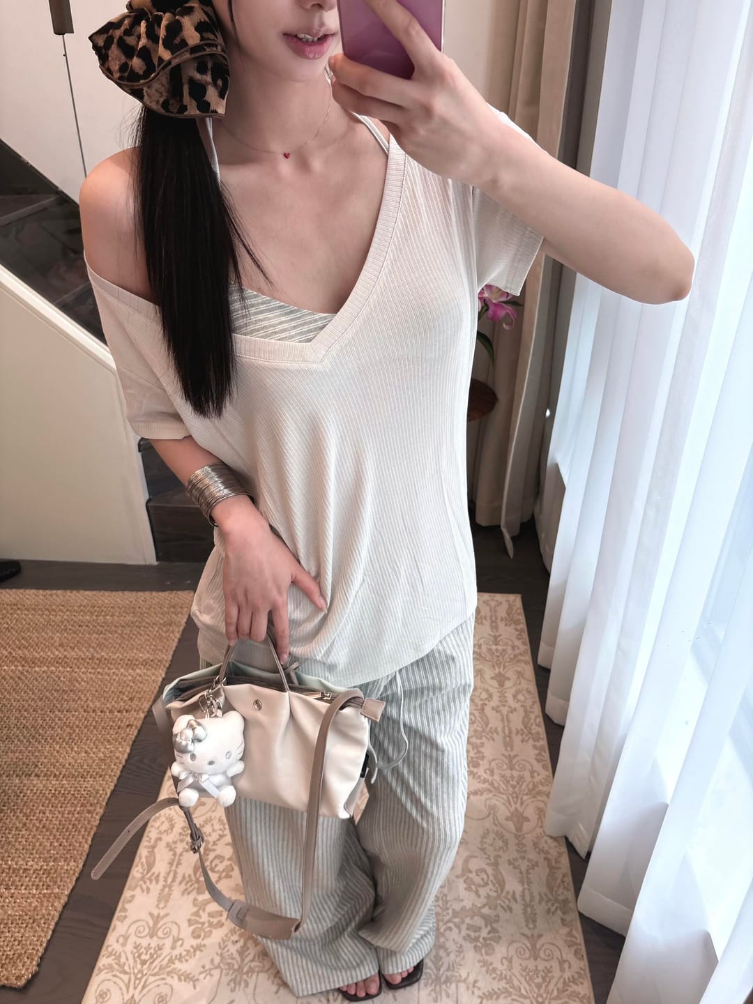 Customer photo review of Rase le sol Striped Halter Bra and Relaxed Draped Lounge Pants Set