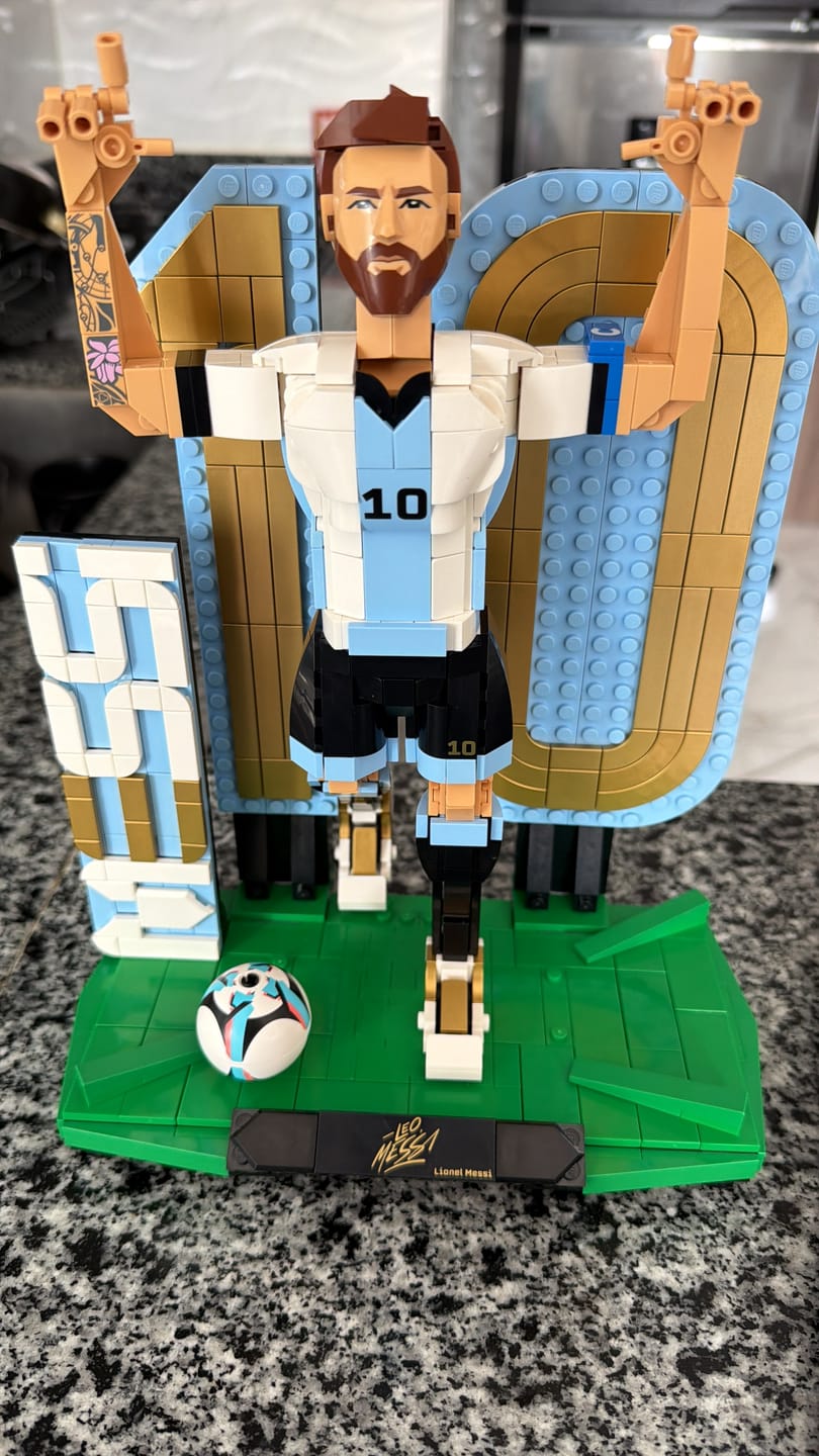 Customer photo review of LIONEL MESSI: LEYENDA DEL FÚTBOL