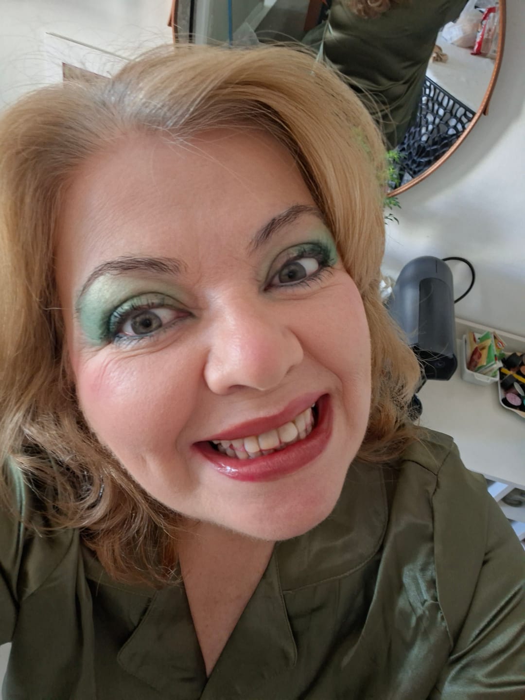 Customer photo review of Máscara Para Cílios Big No Panda Olive Green - Vizzela - Verde