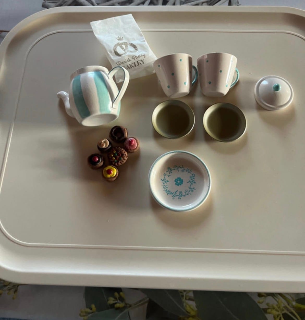 Customer photo review of Tea Pot Set 7 pcs Dollhouse  - Aqua 1/6 Scale Dollhouse Miniature