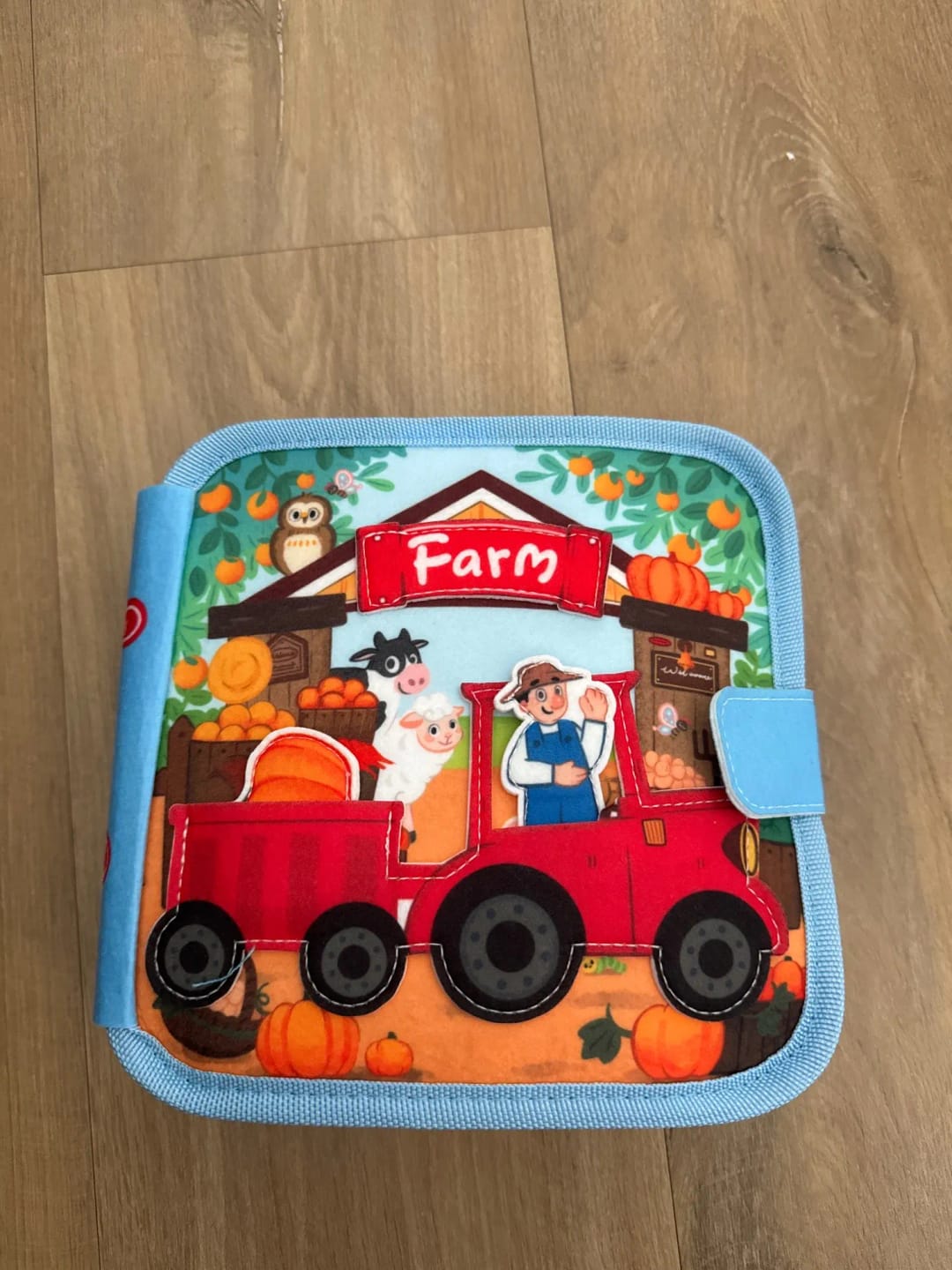Customer photo review of 🚜 A Quinta Divertida 2: Pequenos Agricultores – Livro Montessori