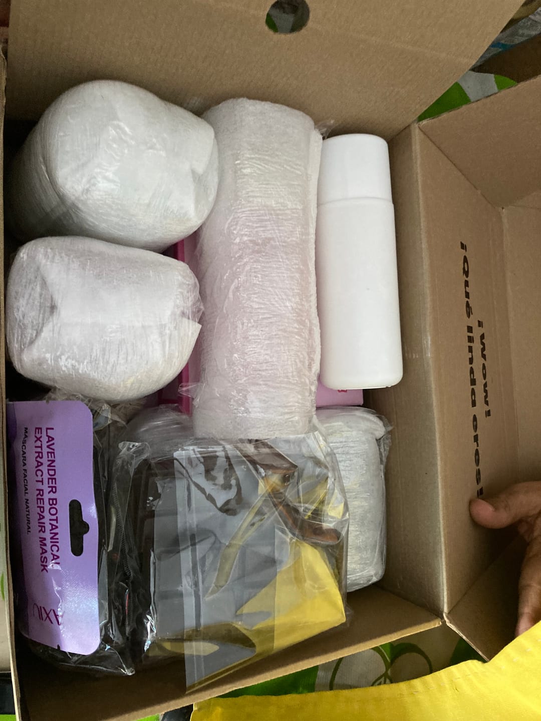 Customer photo review of Kit 1minpretty: 2 tarros de cera + fundidor + refill + exfoliante + crema pepino + agua rosas + talco para depilar con envío gratis mx