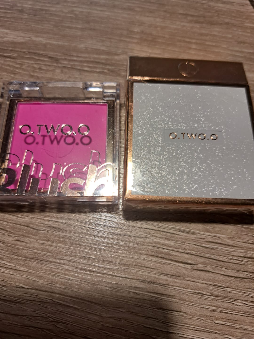 Customer photo review of O.TWO.O SILKY GLOW POWDER BLUSH