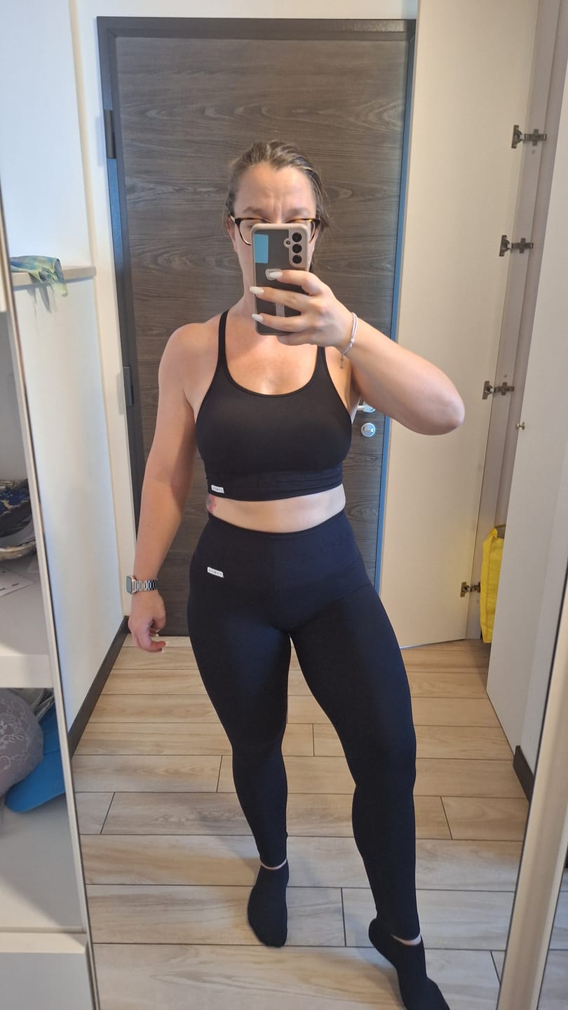 Customer photo review of Top Monogram Nero