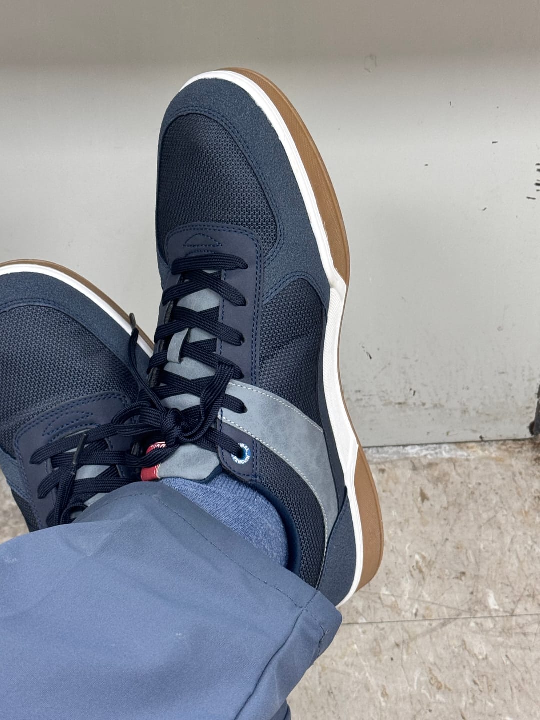 Customer photo review of Tenis Style Hank Azul Marino
