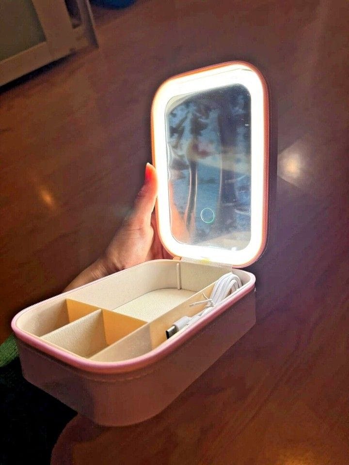 Customer photo review of Compact Makeup & Jewelry Box with LED Mirror