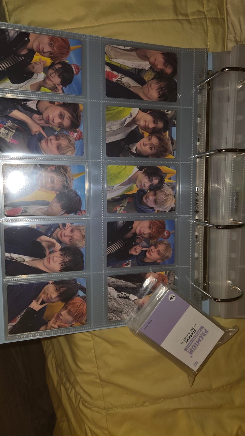 Customer photo review of PREMIUM PHOTOCARD SLEEVES - PURPLE VERSION (57x88MM)