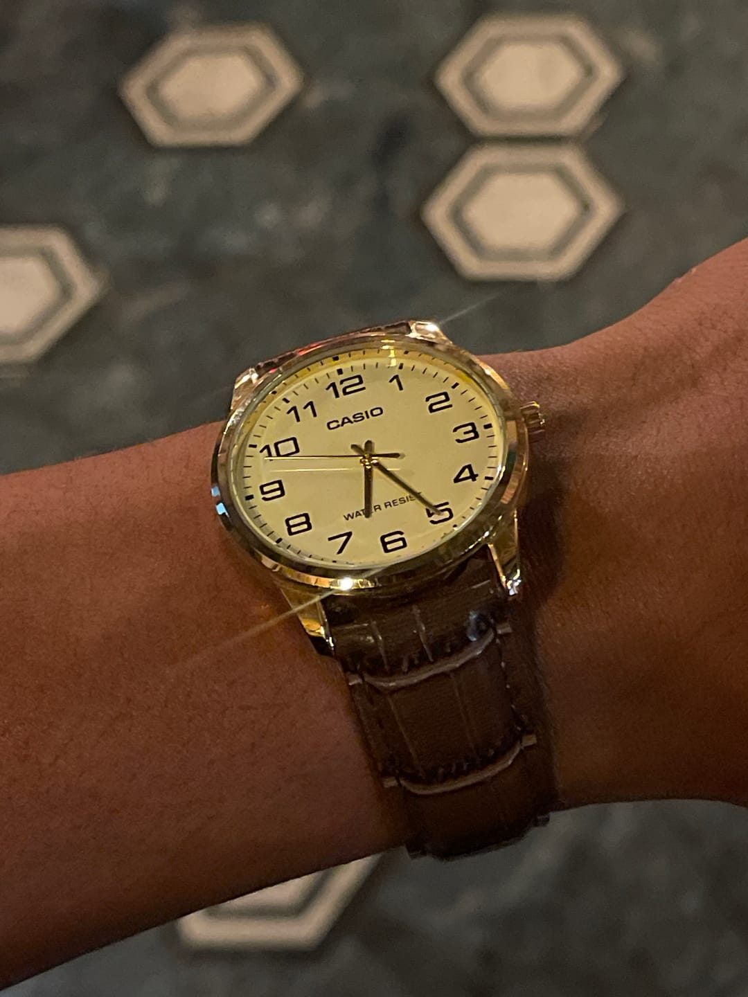 Customer photo review of Reloj Casio Análogo MTP-V001GL-9BUDF Dorado Correa de Cuero