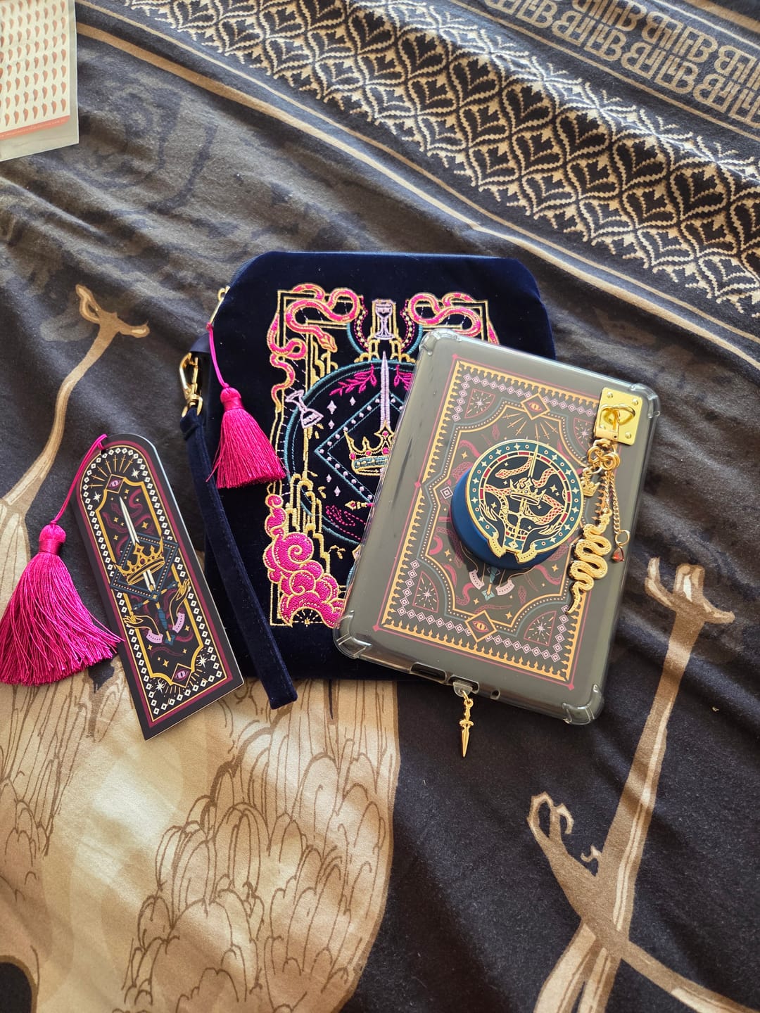Customer photo review of Serpents & Swords Charmlet - Gold
