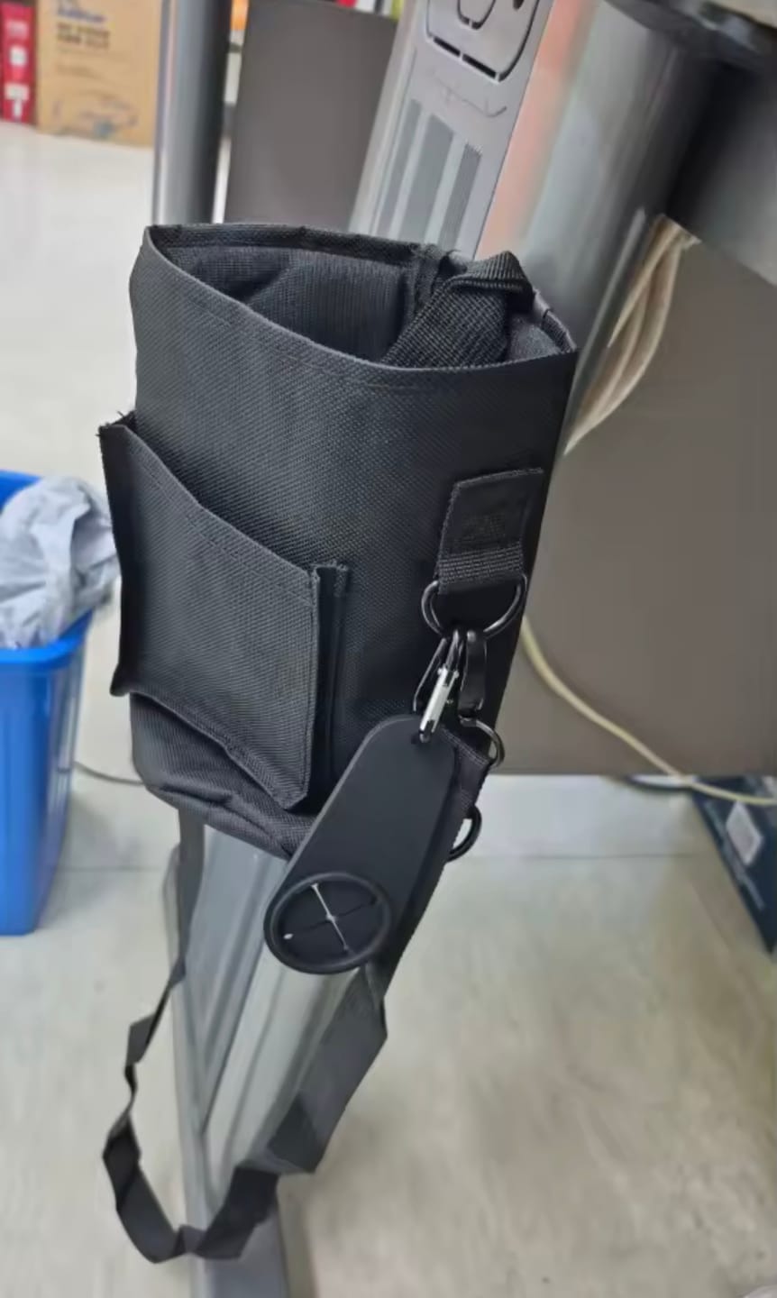 Customer photo review of Magnetic Gym Water Bottle Bag