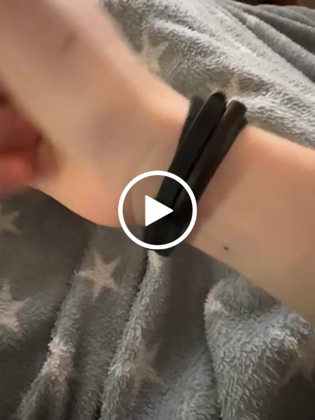 Customer video review of Buddha Stones Tiger Eye Lava Rock Black Onyx Lazurite Lapis Lazuli Hematite Bead Positive Leather Bracelet