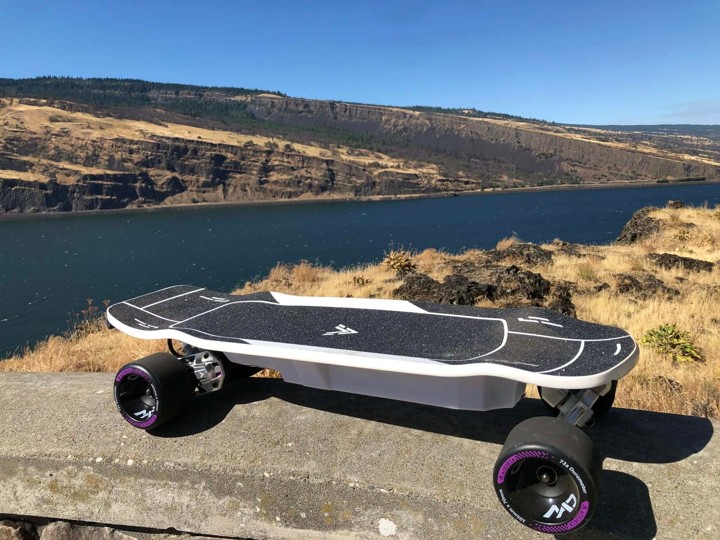 Customer photo review of Acedeck® Stella Blizzard-Most Powerful Portable Electric Skateboard & Shortboard