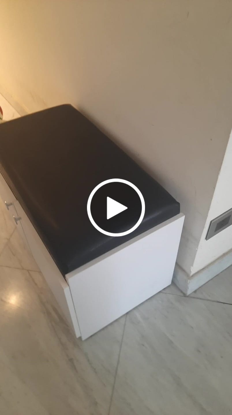 Customer video review of Shoe bench