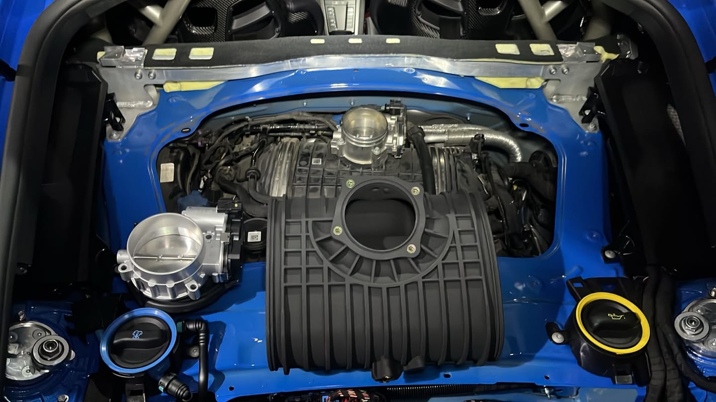 Customer photo review of 718 GT4RS 93mm Throttle Body-Center Plenum Air Intake Kit