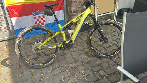 Customer photo review of 64 / 32 Reflektierendes Set für 26/27,5/28 / 29 Zoll Fahrradfelge - Ergänzend zu Katzenaugen - Fahrrad Folie Felgenrandaufkleber