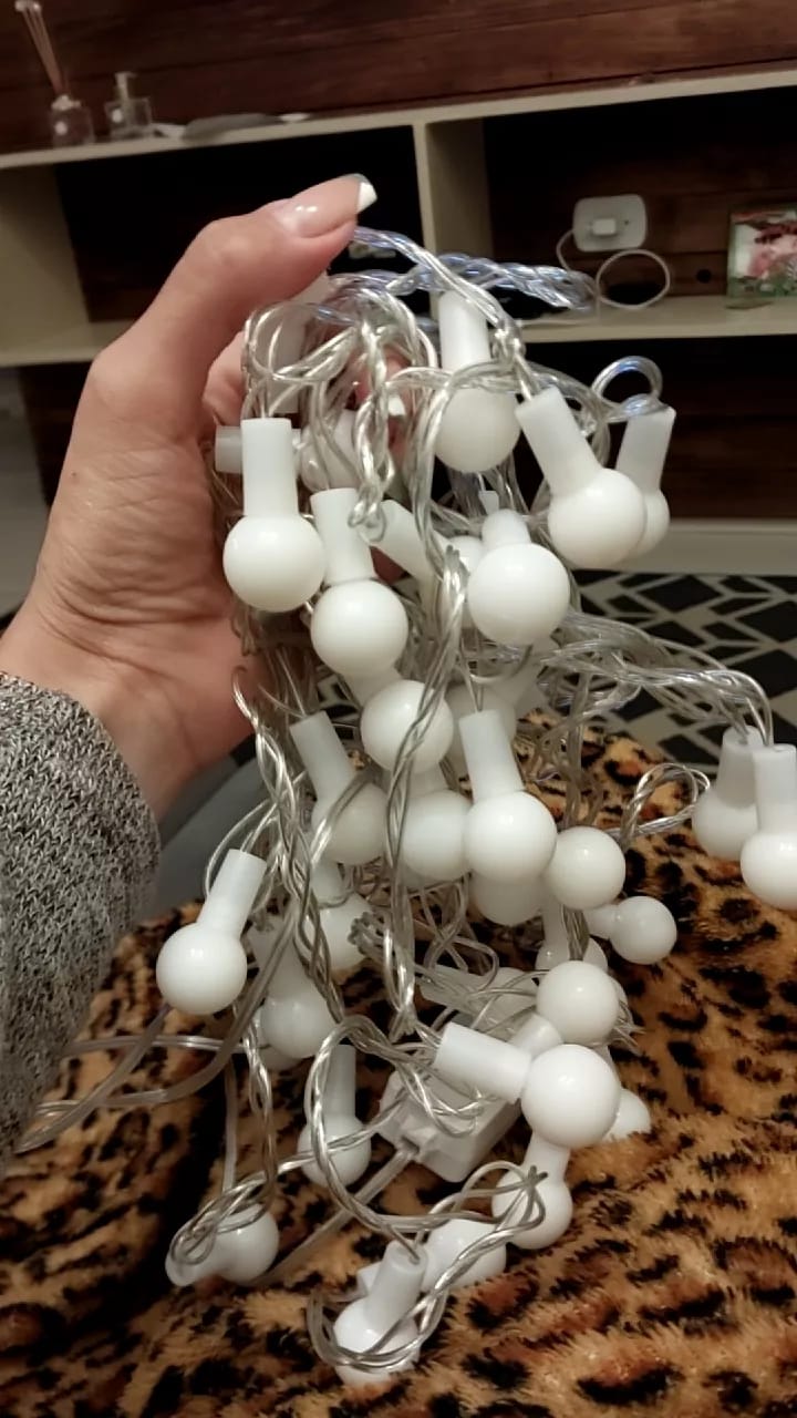 Customer photo review of Cordão de luzes decorativa Bivolt de Natal 6 metros