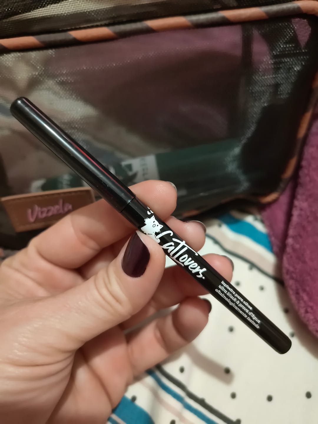 Customer photo review of Lapiseira para Olhos Preta - Cat Lovers - Vizzela