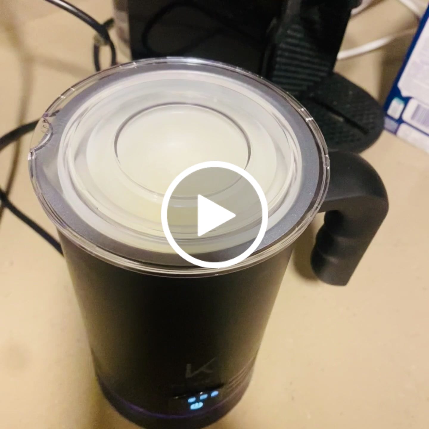 Customer video review of Espumador de Leche Aerofoam 4 en 1