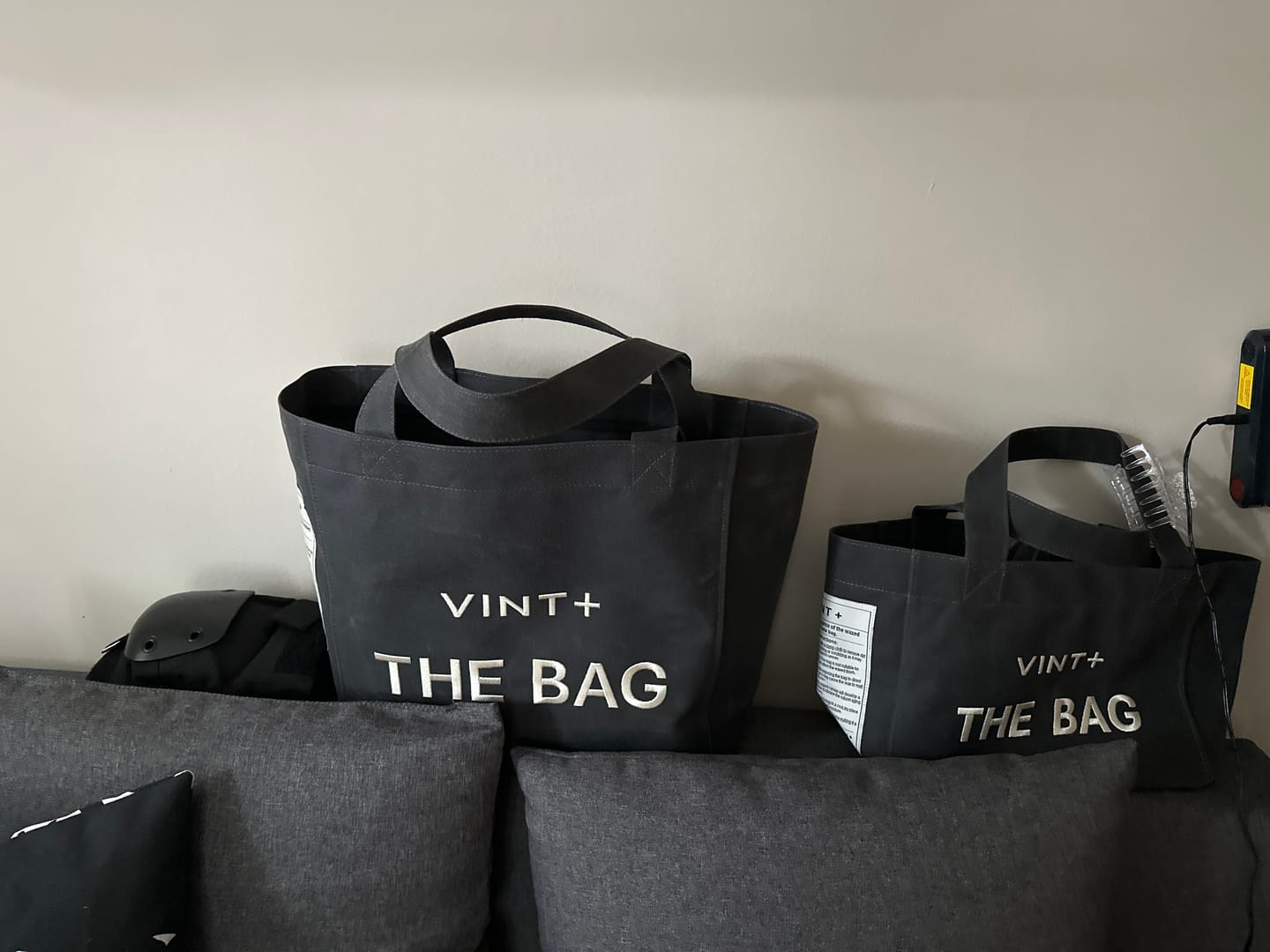 Customer photo review of WAXED CANVAS TOTE BAG - SMALL - ANTHRAZIT