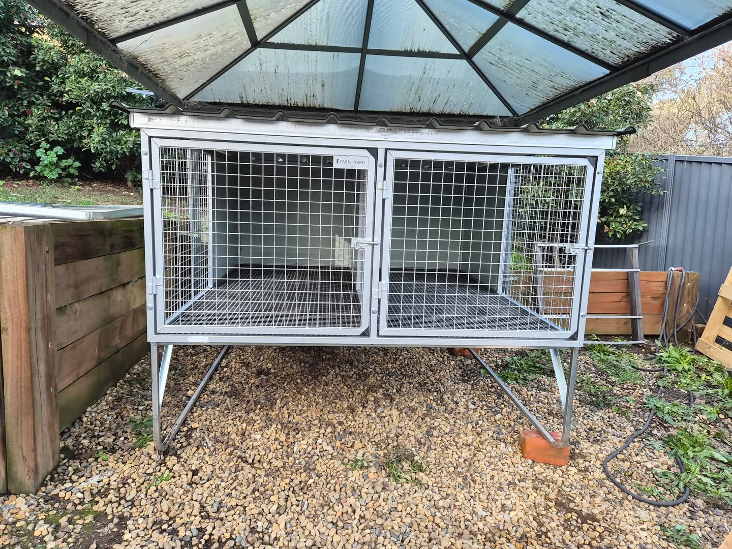 Customer photo review of Raised Safety Kennel